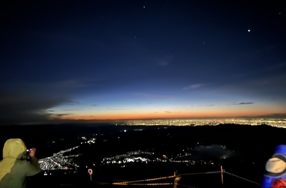 明るみだした空（3：30頃）