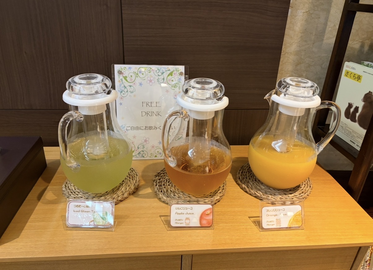 冷たいソフトドリンク