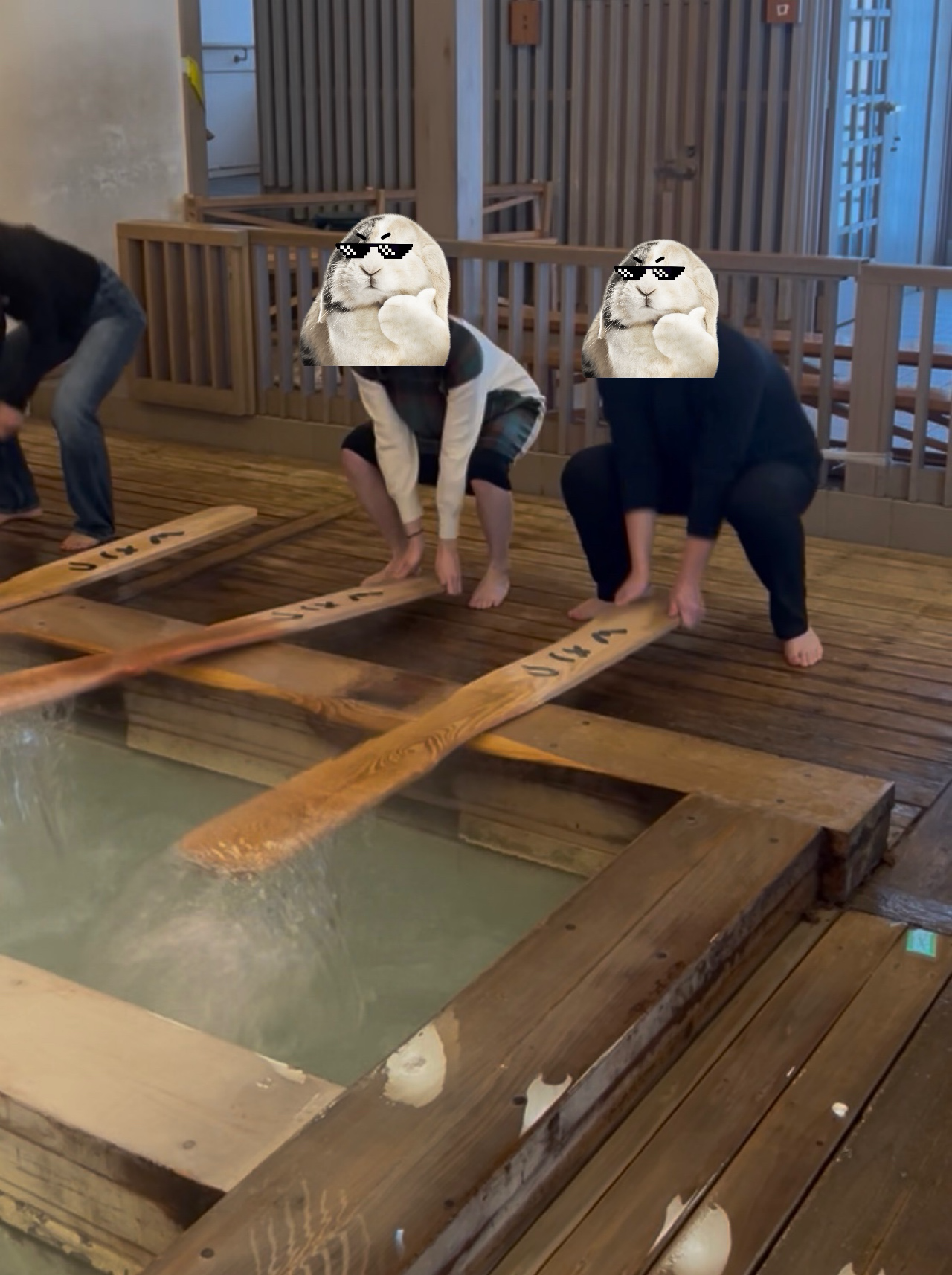湯もみ体験の様子