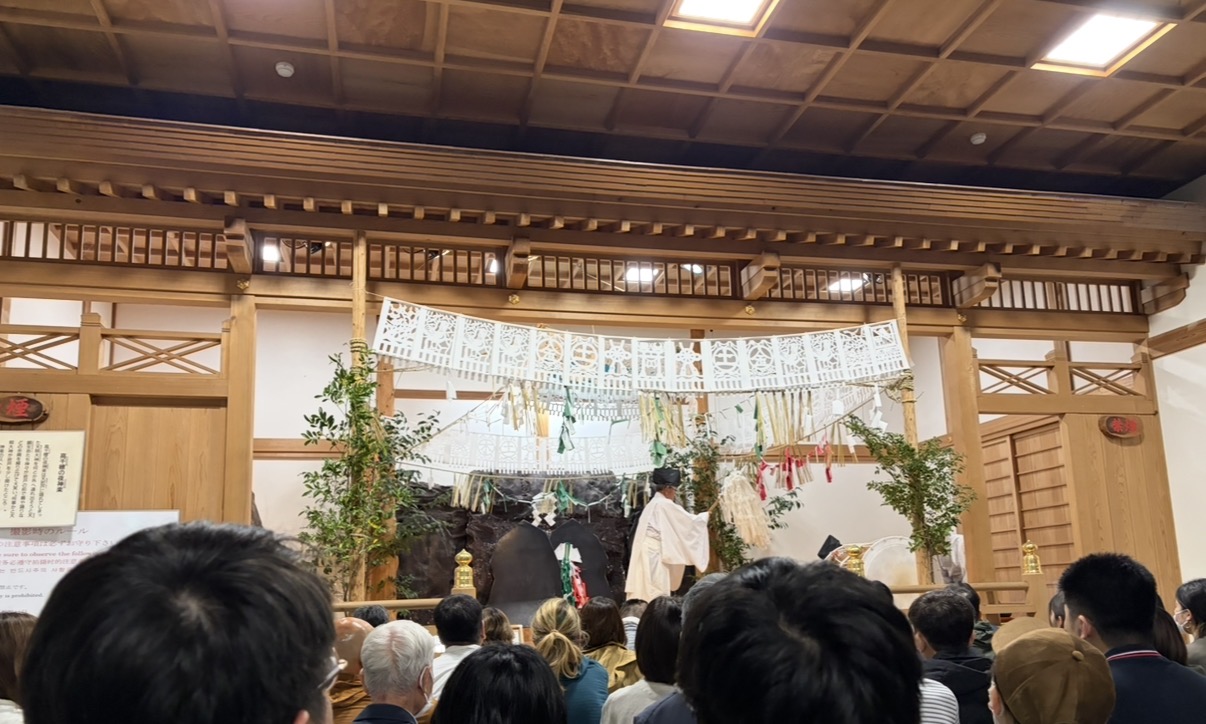 高千穂神社の「夜神楽」