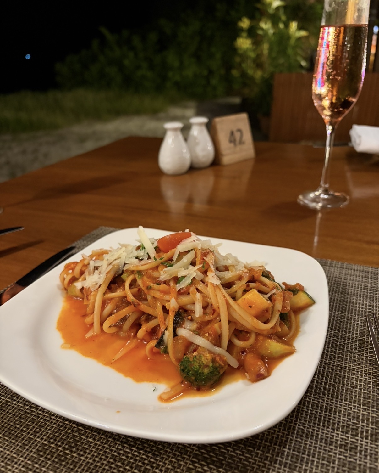 お気に入りのトマトパスタ（具だくさん）