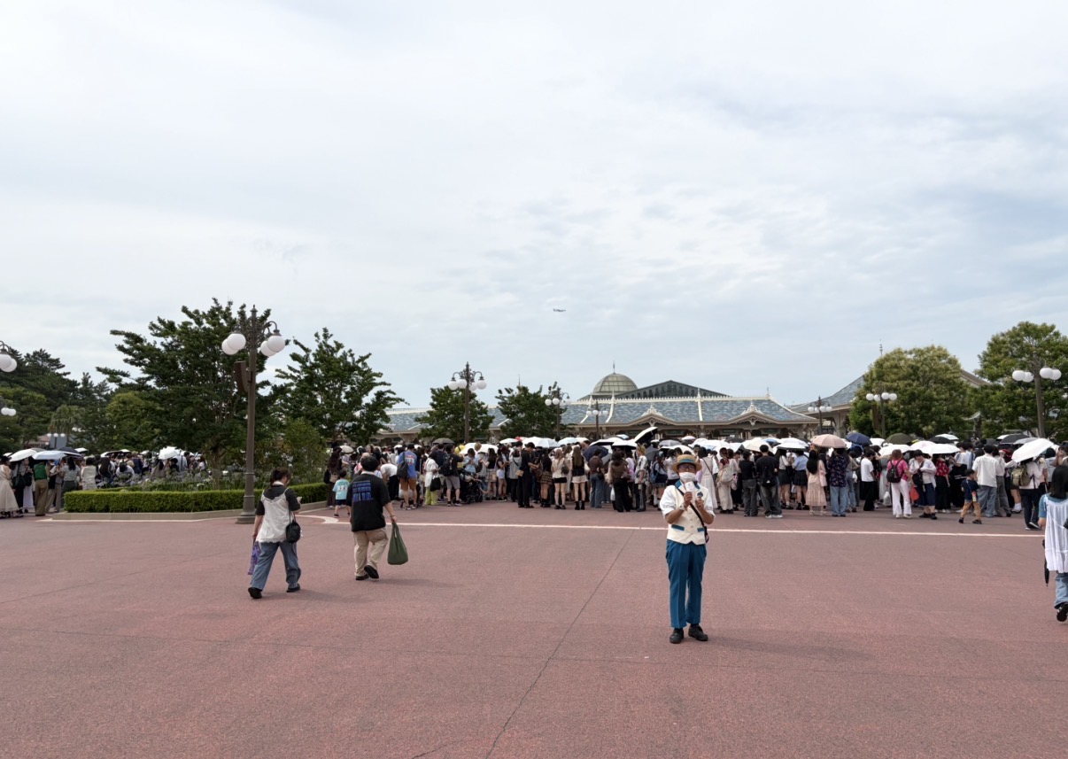 入園時の人込み（8:50頃）