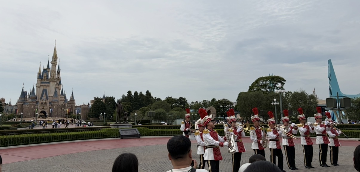 来園当日、シンデレラ城と音楽と共にお出迎えがありました。